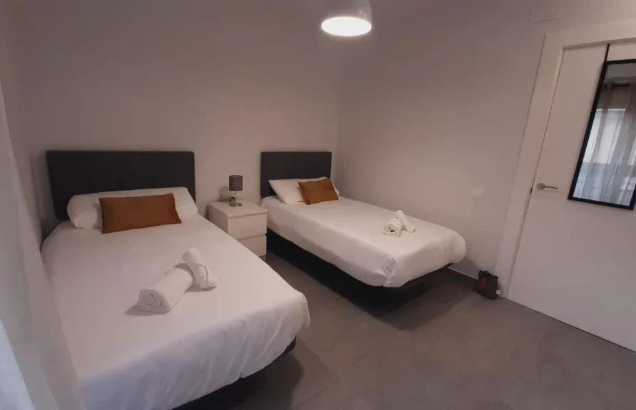 alicante postiguet habitacion